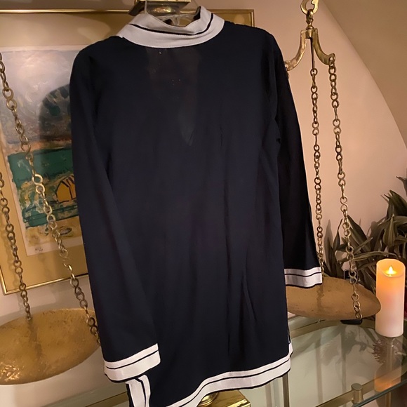 (2)tops - Picture 2 of 4